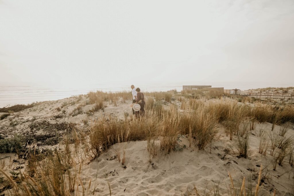 séance couple Biscarrosse plage coucher soleil